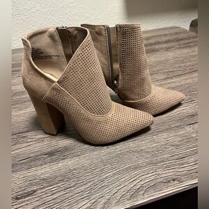 Just Fab Chic Peek Taupe Booties